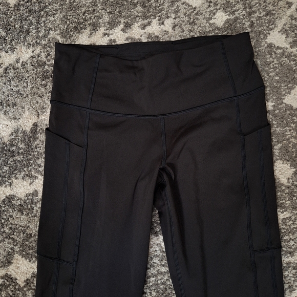 Athleta  Pockets black Yoga Gym Athletic Leggings Size Medium - Picture 8 of 10